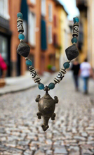 Cargar imagen en el visor de la galería, Tortuga negra y krobo azul
